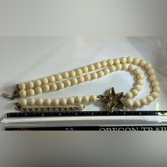 Heidi Daus Vintage Swarovski Crystal Starfish Asymmetrical Necklace like new! - Picture 8 of 9